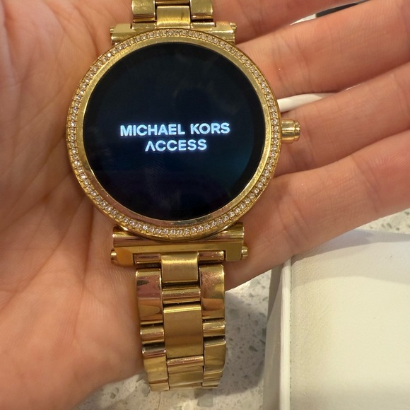 Michael Kors Gold Sofia Smartwatch DW5B 4th Generation - Picture 7 of 10